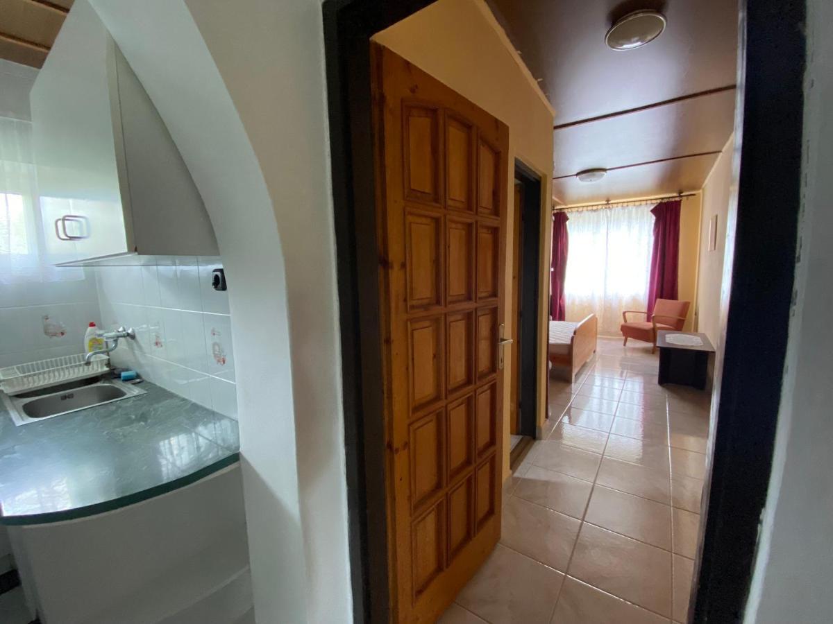 Toereki 34 Vendeghaz Apartment Siofok Bagian luar foto