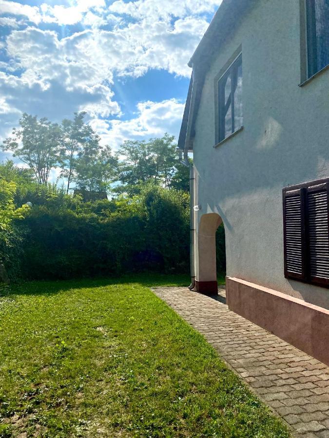 Toereki 34 Vendeghaz Apartment Siofok Bagian luar foto